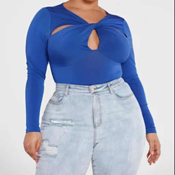 #3❤️ NWT HIGH RISE RIPPED KNEE STRAIGHT LEG JEANS - Picture 5 of 5